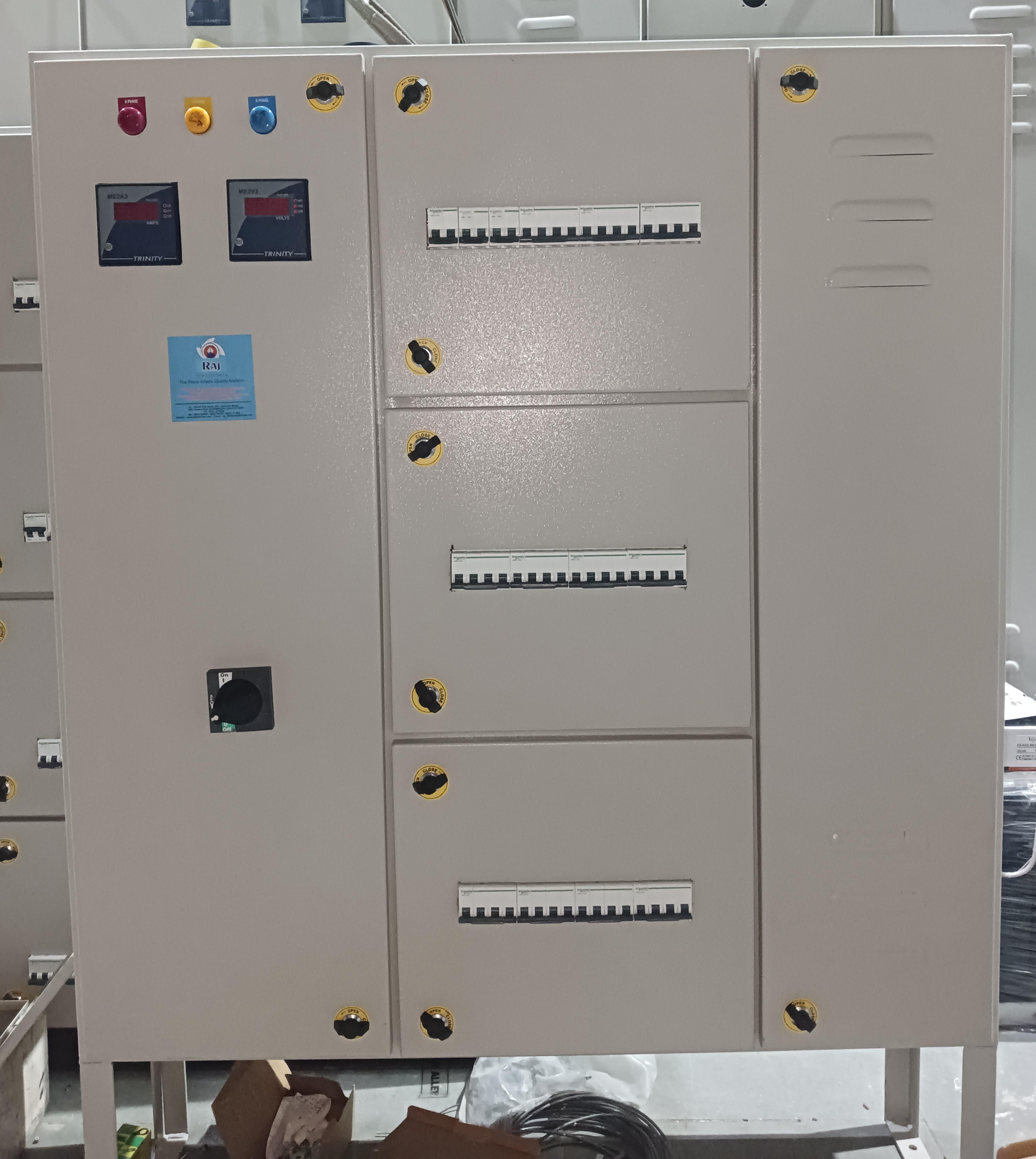 LIGHTING PANEL FOR INDUSTRIES FULL DISTRIBUTION