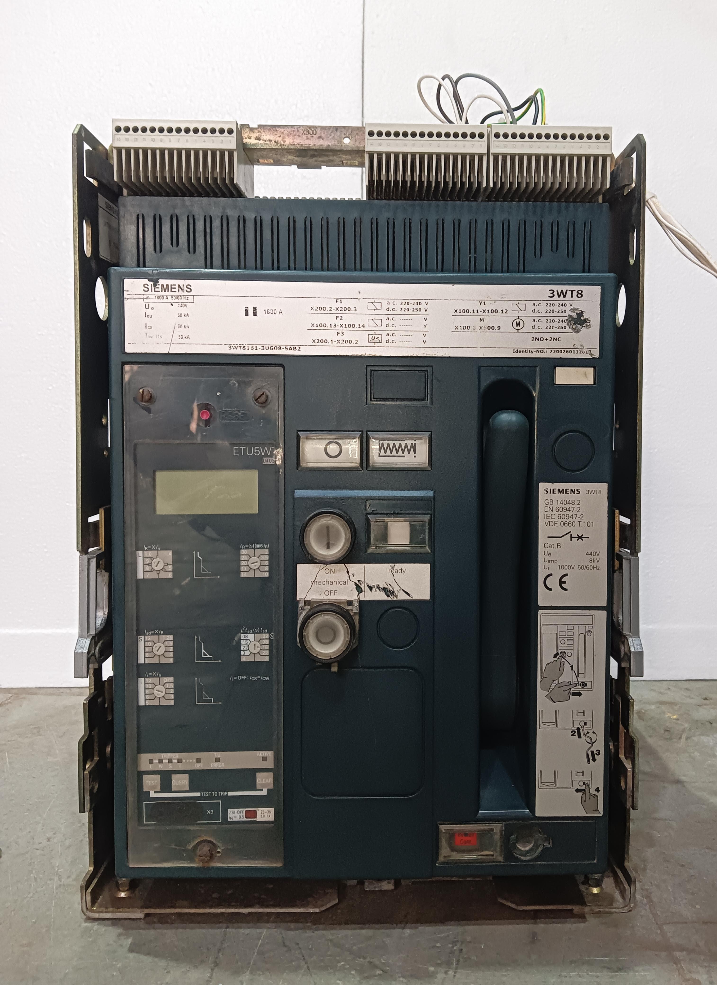 SIEMENS 3WT8161-3UG08-5AB2 1600AMP 3 POLE AIR CIRCUIT BREAKER 